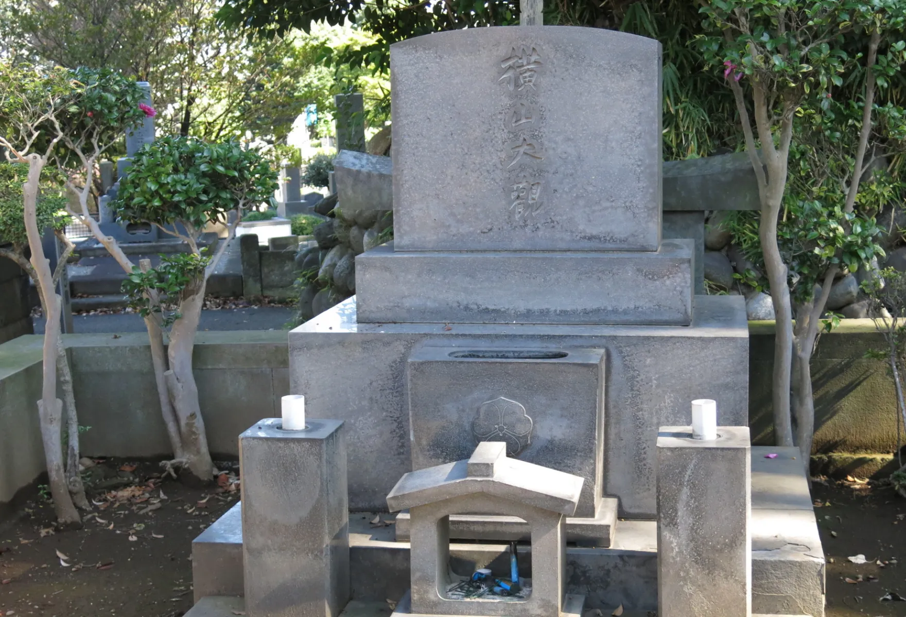 谷中霊園の著名人墓所